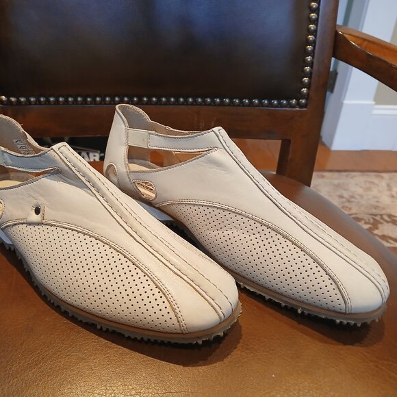 Mens leather casual vacation shoes. - Picture 1 of 8
